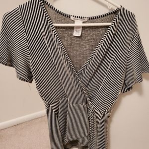 Stripped peplum v neck shirt